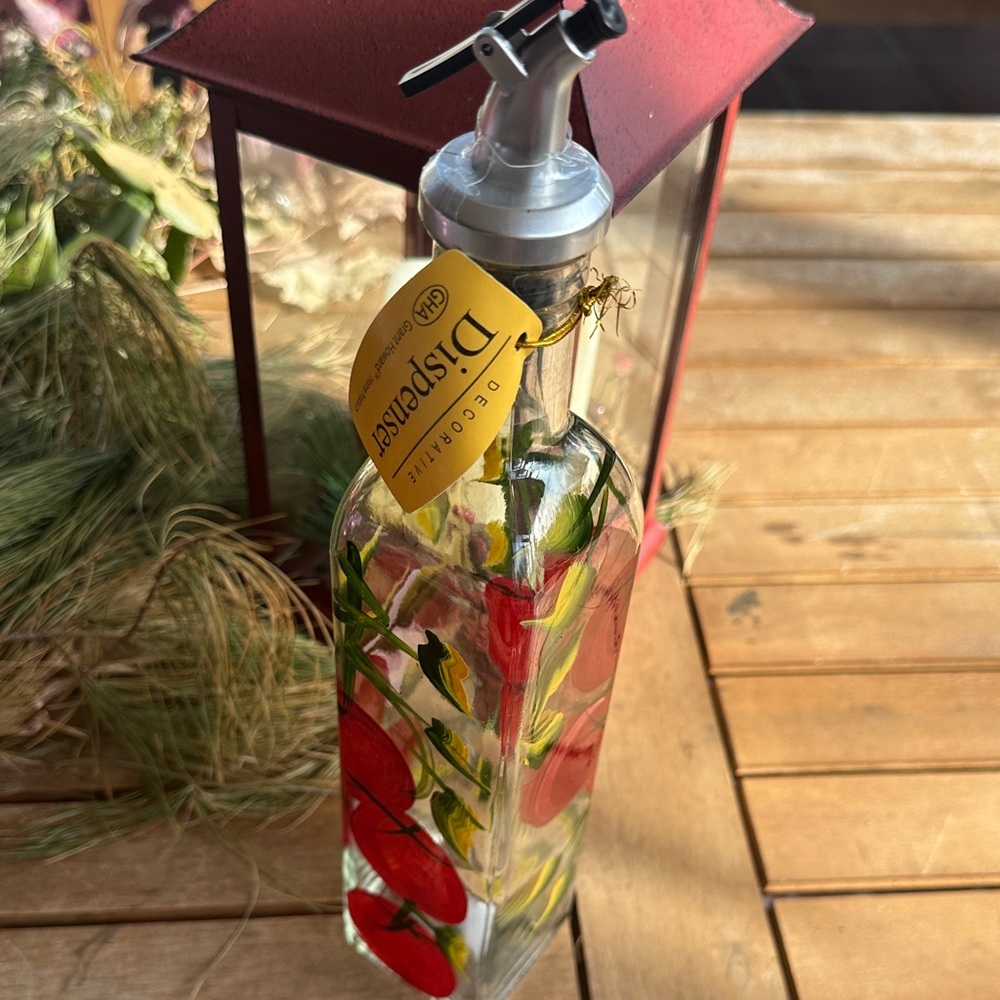 Tomato 🍅 glass bottle dispenser 16ozs